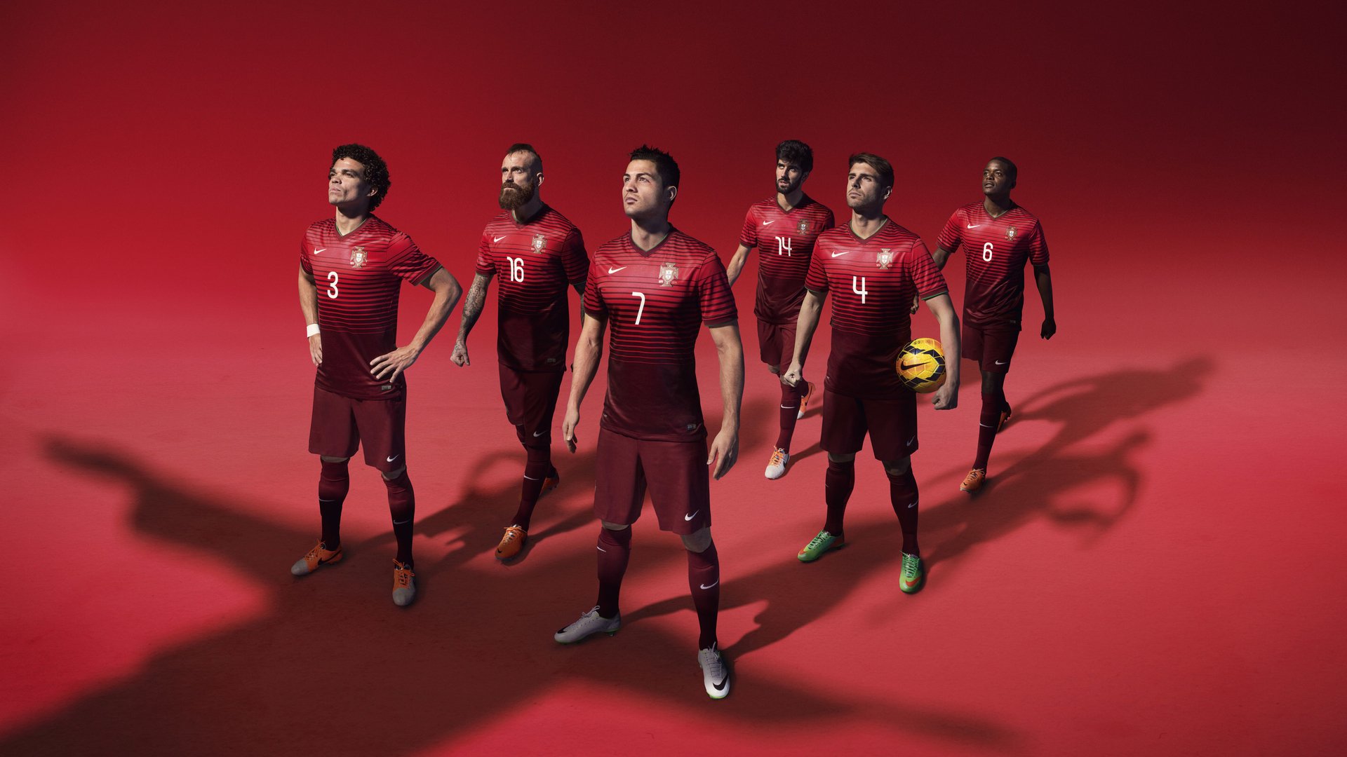 _极限徒步穿越沙漠:坚韧与勇气的考验_,在徒步穿越沙漠的时候需要注意哪些事项呢